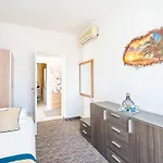 Bla Evi - Comfort Two Bedroom With Hot Tub And Sea View شقة مْليني