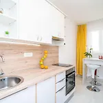 Bla Evi - Comfort Two Bedroom With Hot Tub And Sea View
