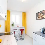 Bla Evi - Comfort Two Bedroom With Hot Tub And Sea View * مْليني