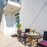 Bla Evi - Comfort Two Bedroom With Hot Tub And Sea View شقة