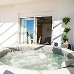 Bla Evi - Comfort Two Bedroom With Hot Tub And Sea View مْليني