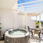 아파트 Bla Evi - Comfort Two Bedroom With Hot Tub And Sea View *