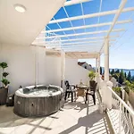 아파트 Bla Evi - Comfort Two Bedroom With Hot Tub And Sea View