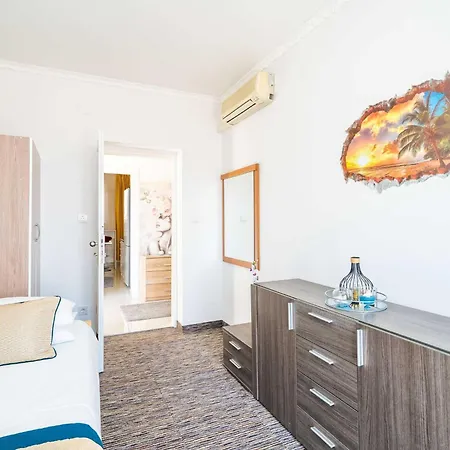 Bla Evi - Comfort Two Bedroom With Hot Tub And Sea View Appartement Mlini