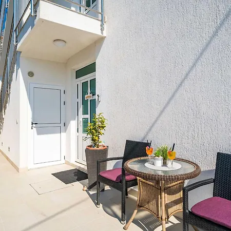 Bla Evi - Comfort Two Bedroom With Hot Tub And Sea View Appartement